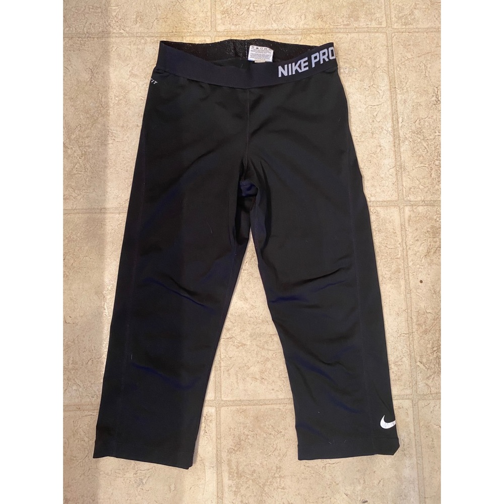 Nike pro capri leggings